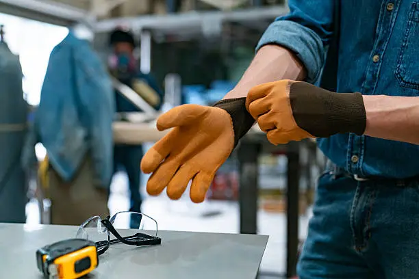 作業用手袋の種類、素材、およびその用途を理解するための初心者ガイド 作業用手袋の種類、素材、およびその用途を理解するための初心者ガイド - リロングローブス