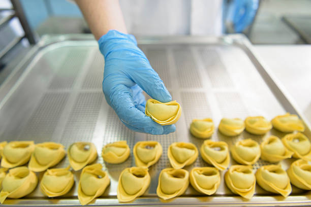 Food-Grade Nitrile Gloves Wholesale: Material Safety and Bulk Sourcing Guide for Food-Related Environments blue-food-grade-nitrile-gloves-bulk-production